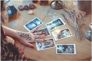 card-reading-fortune-teller