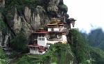 bhutan-temple-on-mountain-y