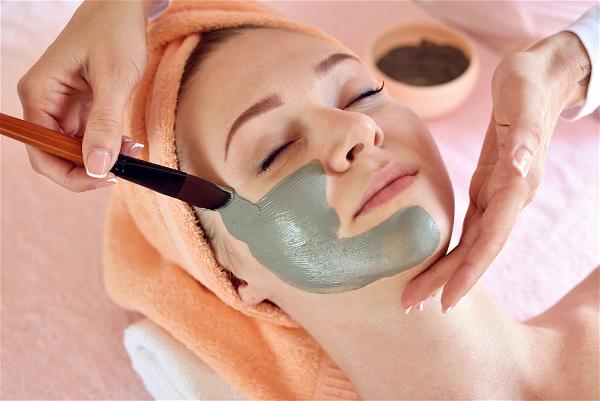 face-peeling-mask-spa-beauty-treatment-skincare-UZ2G2D2