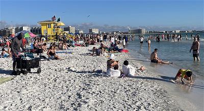 BuiVanPhu_2025_1231_CuoiNam_H04_BienSiesta_Sarasota