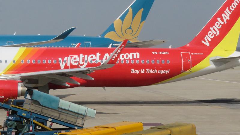 a-phi-co-may-bay-air-vietjet-air-vietnam-airlines