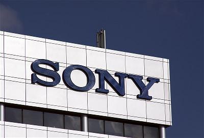 Sony dong cua nha may Smartphone
