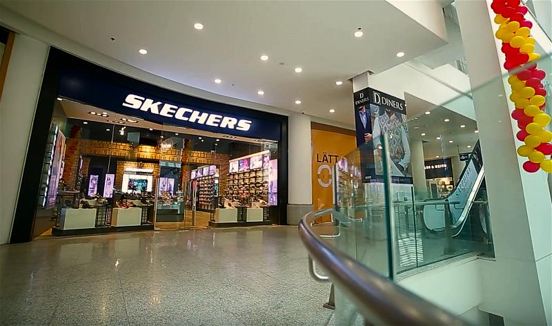 a_sketchers shoes store
