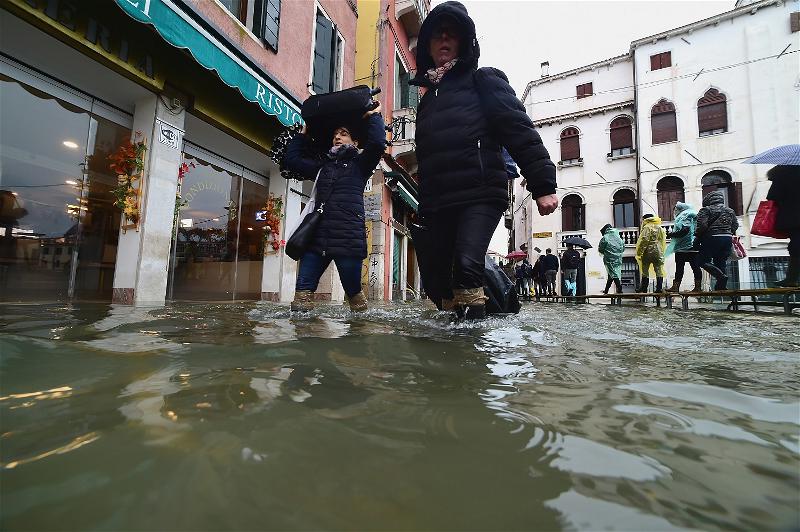 AFP_Venice ngay cang chim vao bien nuoc